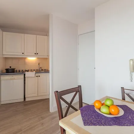 La Pinede 2/3p 6/7 Sv Appartement *